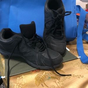 Women’s shoes